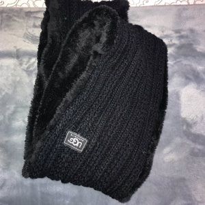 Ugg scarf